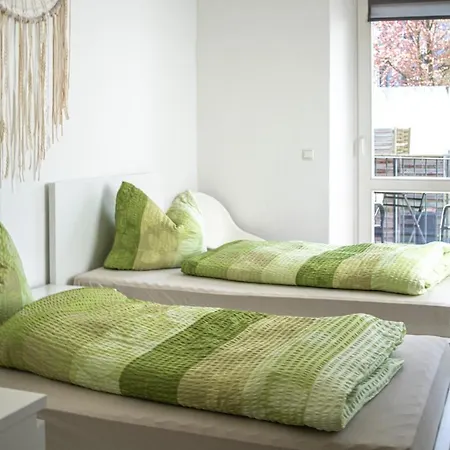 Malerische Maisonettewohnung Mit Zwei Balkonen *