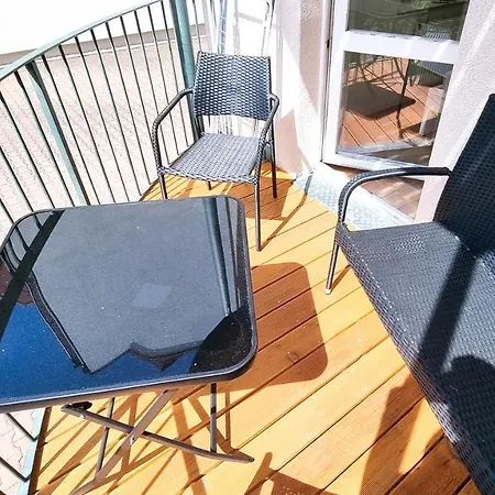 Malerische Maisonettewohnung Mit Zwei Balkonen Apartamento *